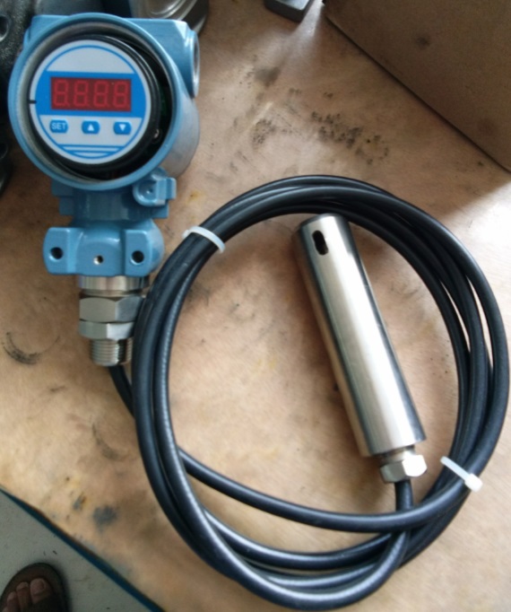 投入式液位變送器，投入式變送器，投入式液位計,電感式液位變送器
